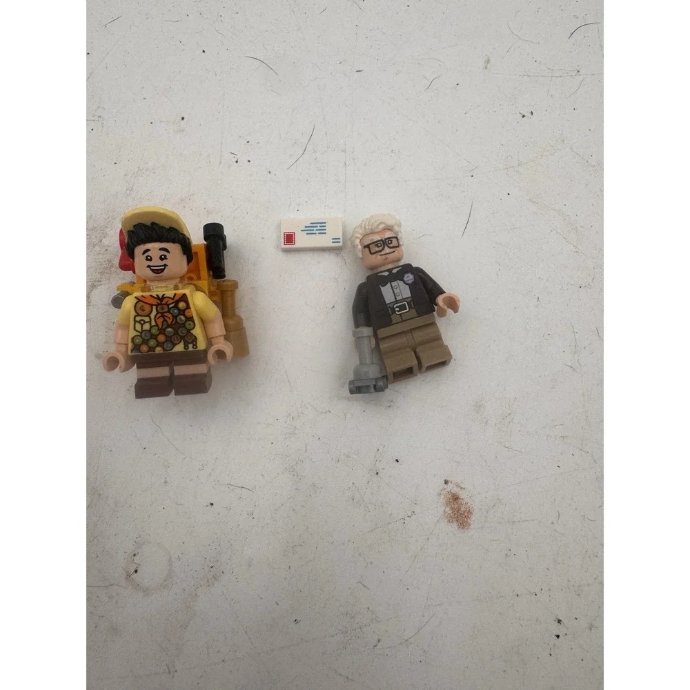 LEGO Up House Fred And Russell Character Accessories Mini Fig Lot Of Two - Picture 2 of 4